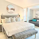 Disneyland Dream Villa 5 Bedroom 3 Bath Theater Games Pool Table
